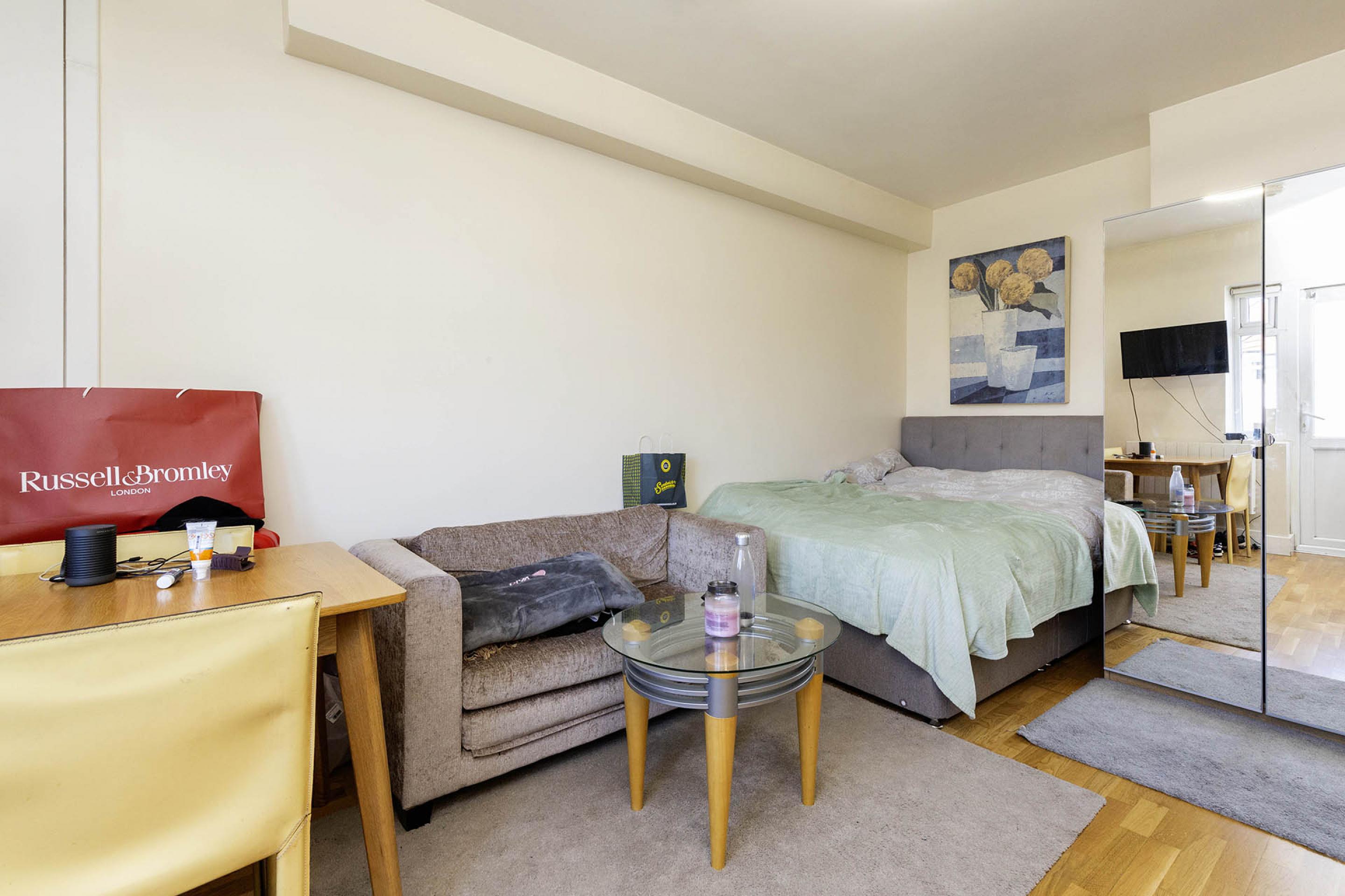 Modern Apartment Hendon Way, Cricklewood  NW2